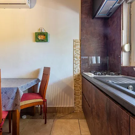 Apartment In With House A Panoramic View