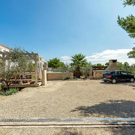 In With House A Panoramic View Vir