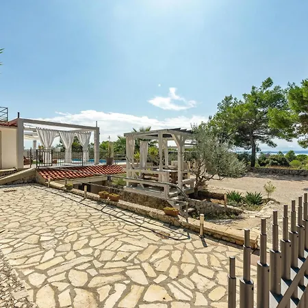 Apartment In With House A Panoramic View